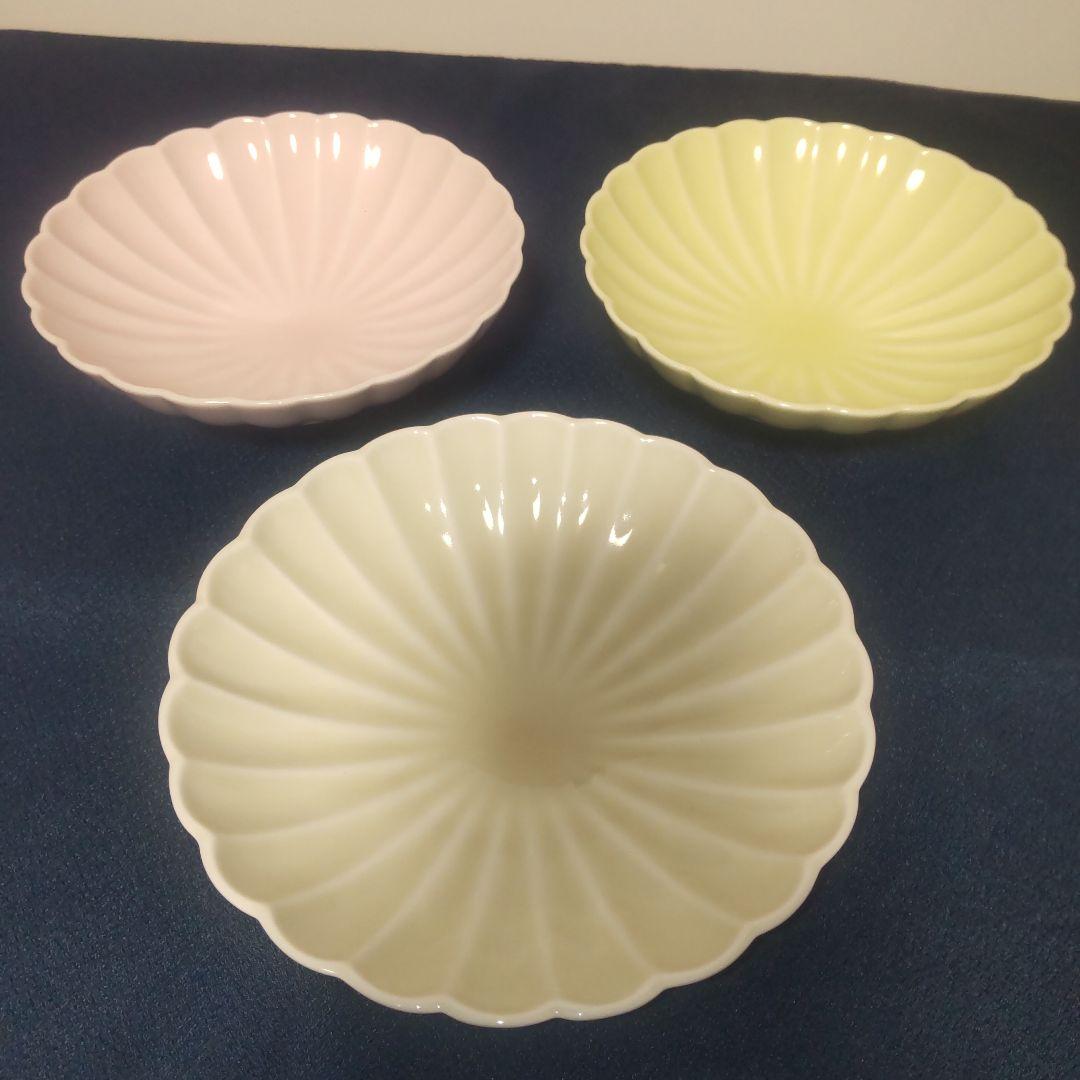 深川製磁 3色 菊割 小鉢 輪花 ピンク イエロー ベージュ