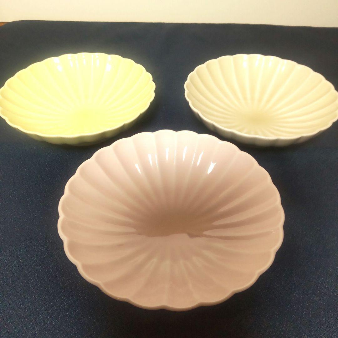深川製磁 3色 菊割 小鉢 輪花 ピンク イエロー ベージュ