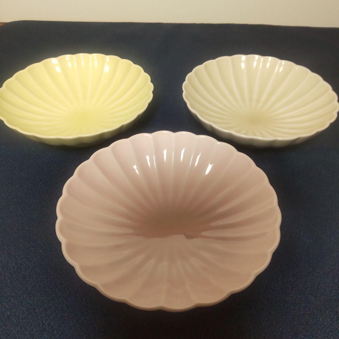 深川製磁 3色 菊割 小鉢 輪花 ピンク イエロー ベージュ