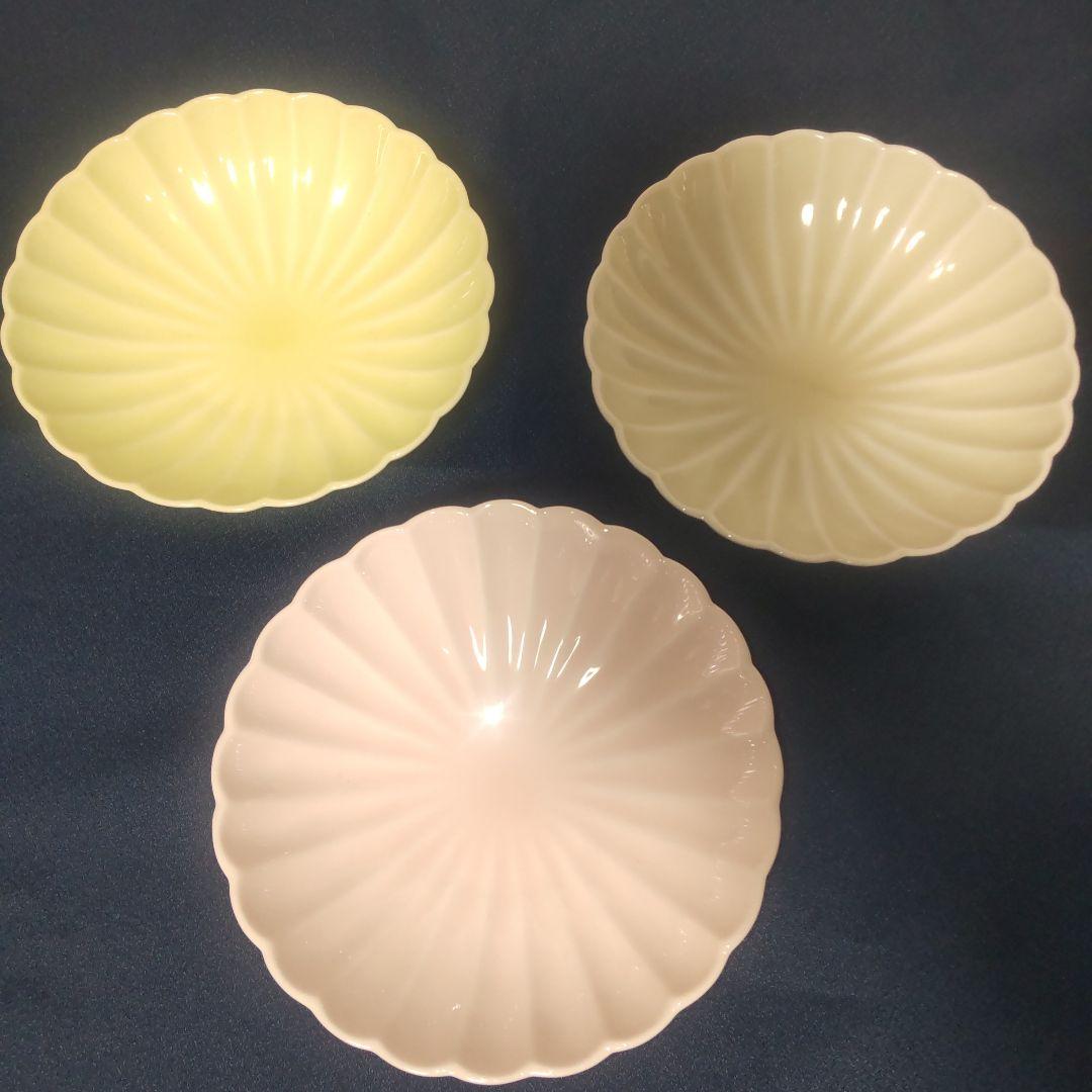 深川製磁 3色 菊割 小鉢 輪花 ピンク イエロー ベージュ
