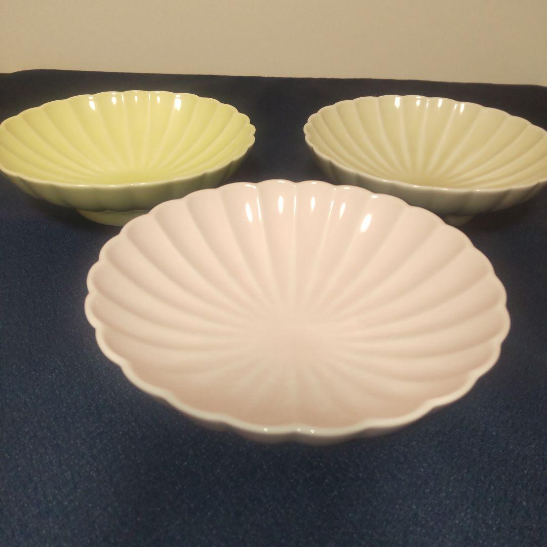 深川製磁 3色 菊割 小鉢 輪花 ピンク イエロー ベージュ