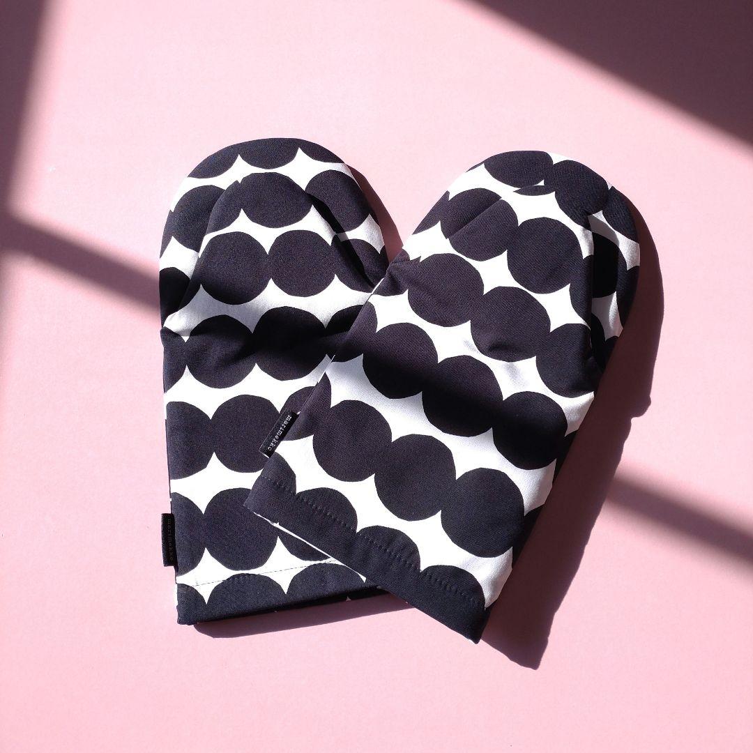 新品marimekko エプロン・ミトン3点セット