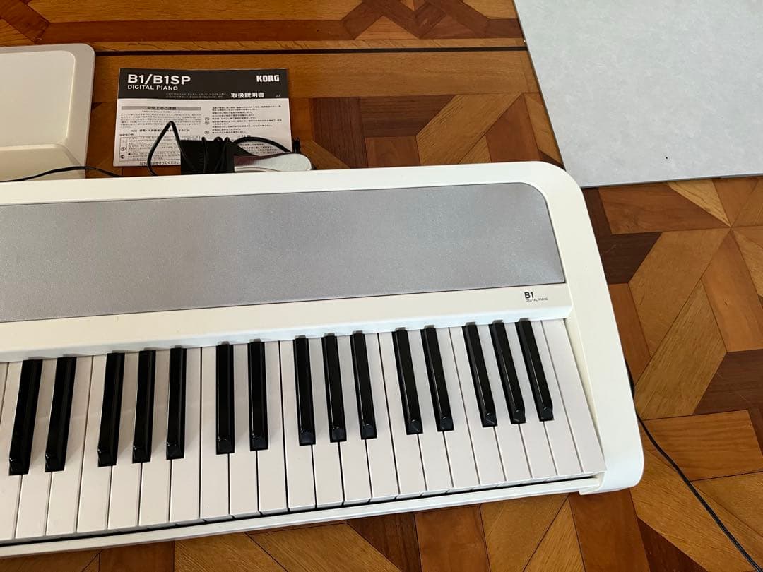 KORG 電子ピアノ B1 ホワイト 動作確認済・付属品あり