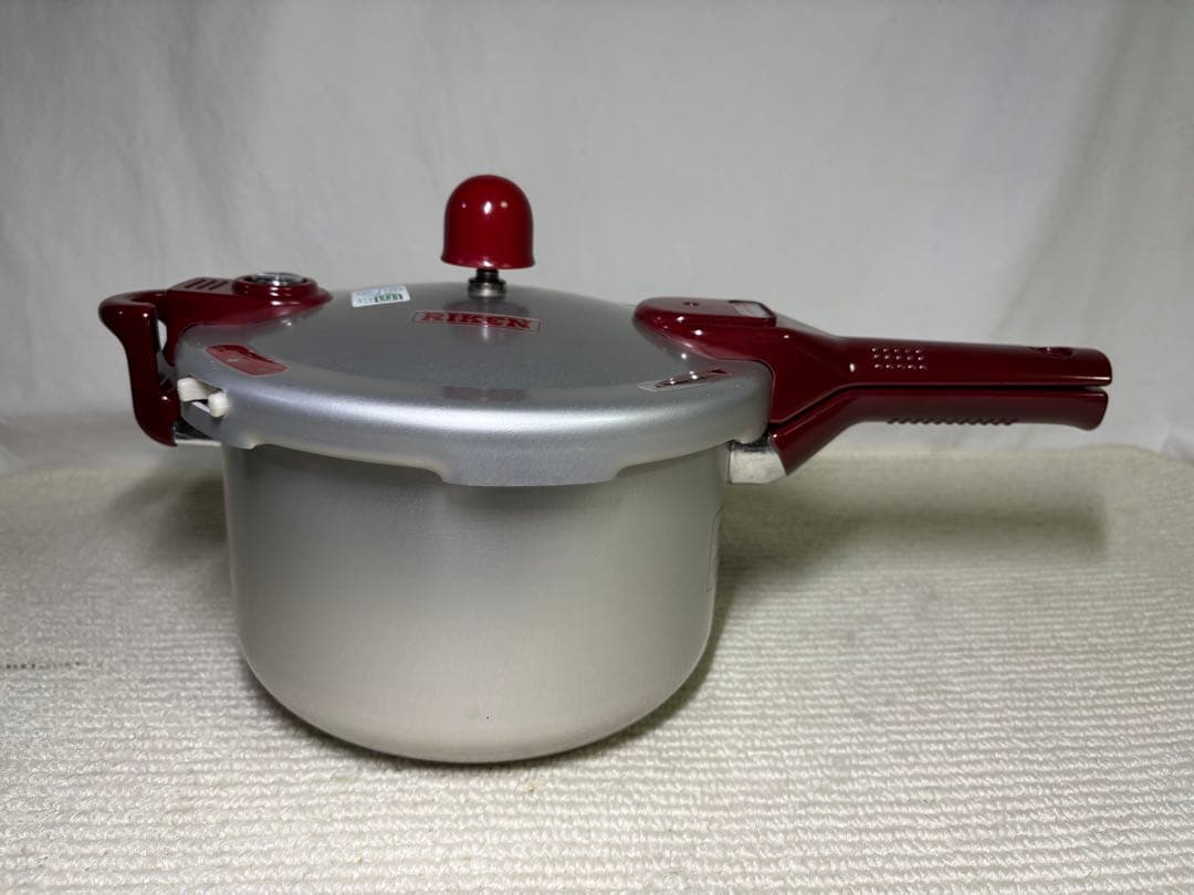 未使用 理研 圧力鍋 こなべちゃん 3.0ℓ 4合炊 RIKEN