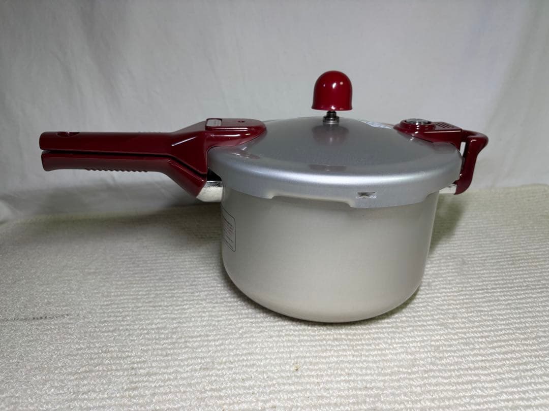 未使用 理研 圧力鍋 こなべちゃん 3.0ℓ 4合炊 RIKEN