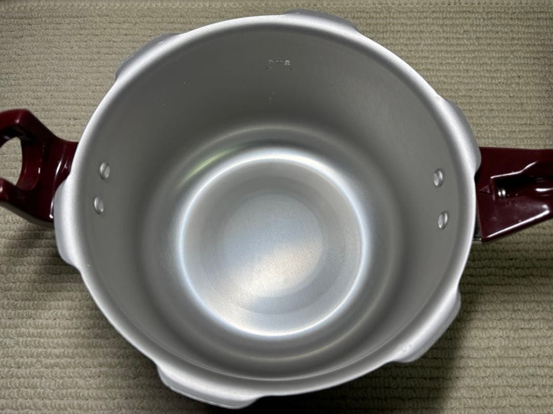 未使用 理研 圧力鍋 こなべちゃん 3.0ℓ 4合炊 RIKEN