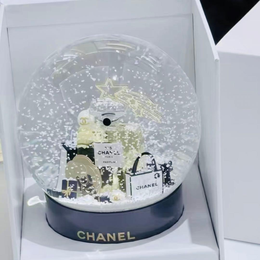 シャネル　ノベルティ　スノードーム　2025ホリデー限定