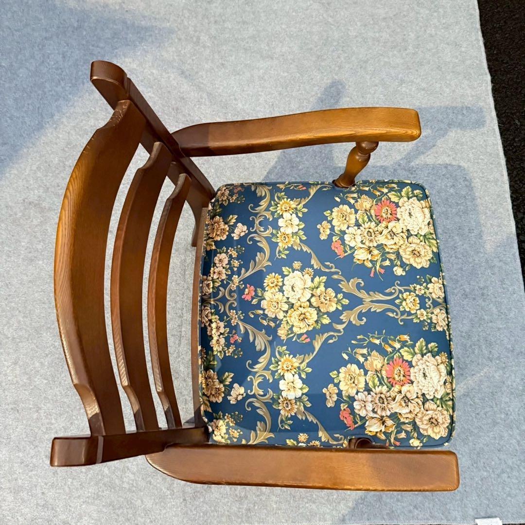 【飛騨産業 キツツキ】花柄 木製アームチェア クラシックチェア キャスターなし