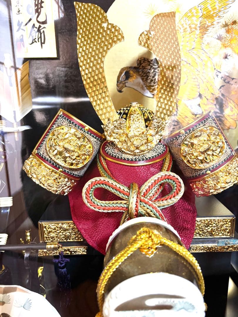 兜飾り　鷹　カッコいい　五月の節句　ガラスケース付き