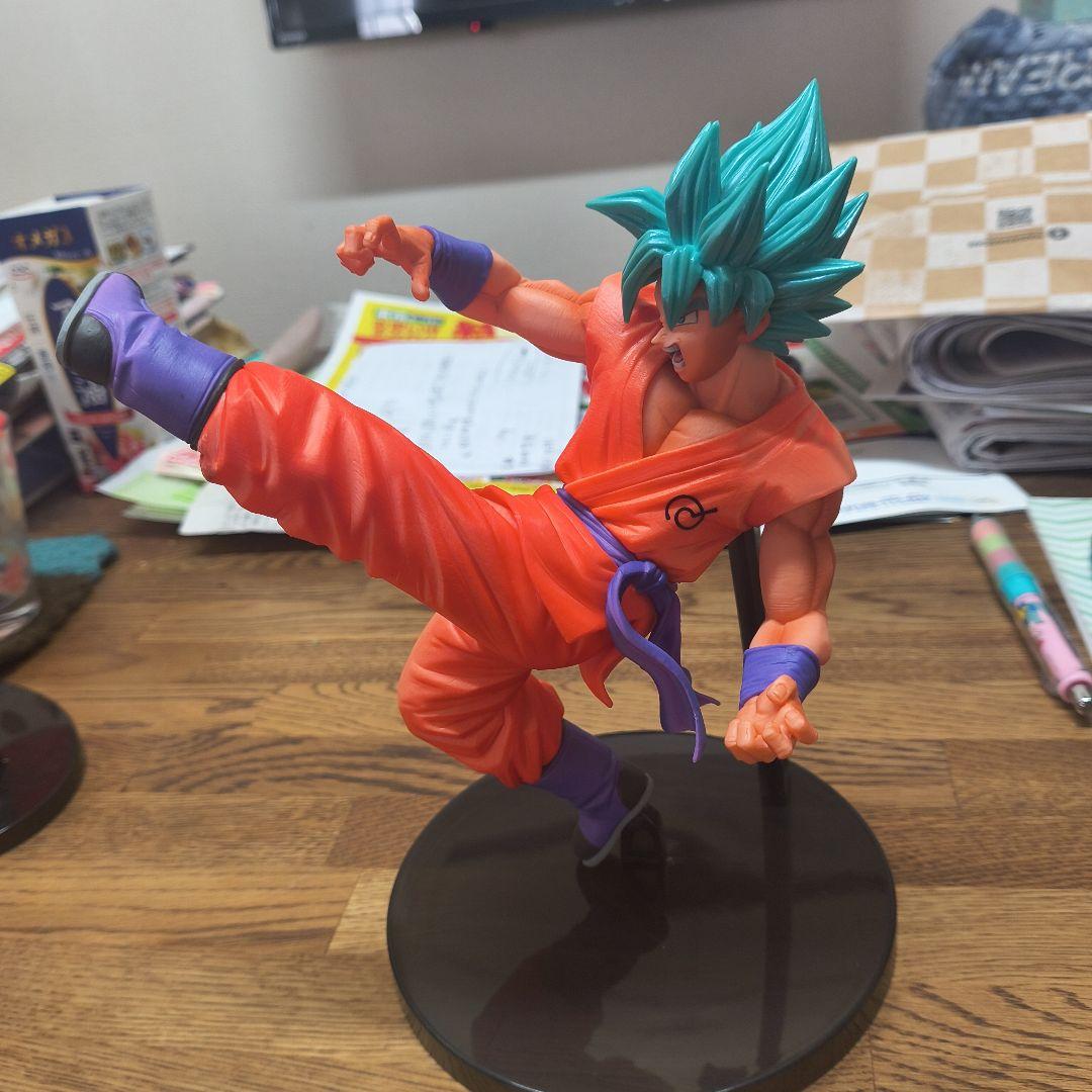 孫悟空スーパーサイヤ人ブルー界王拳 フィギュア