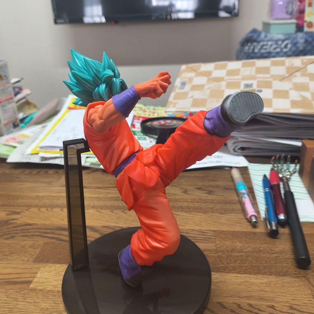 孫悟空スーパーサイヤ人ブルー界王拳 フィギュア