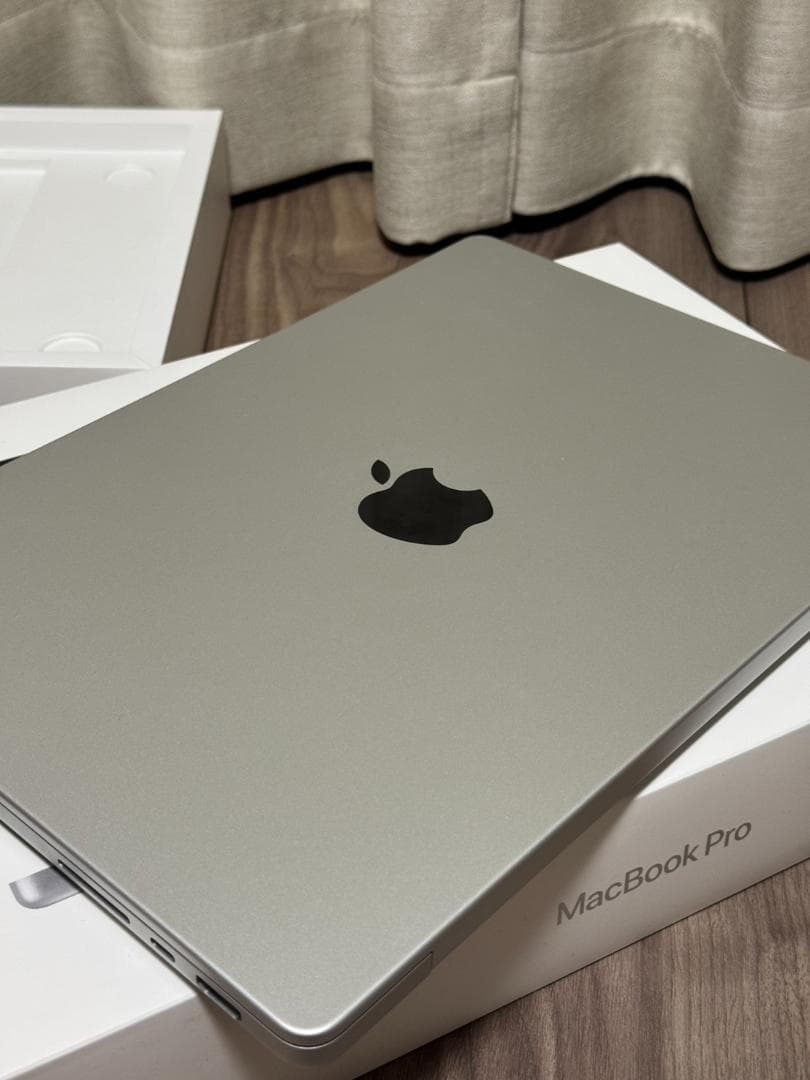 MacBook Pro 14イチ M1 Pro / 32GB / 2TB US