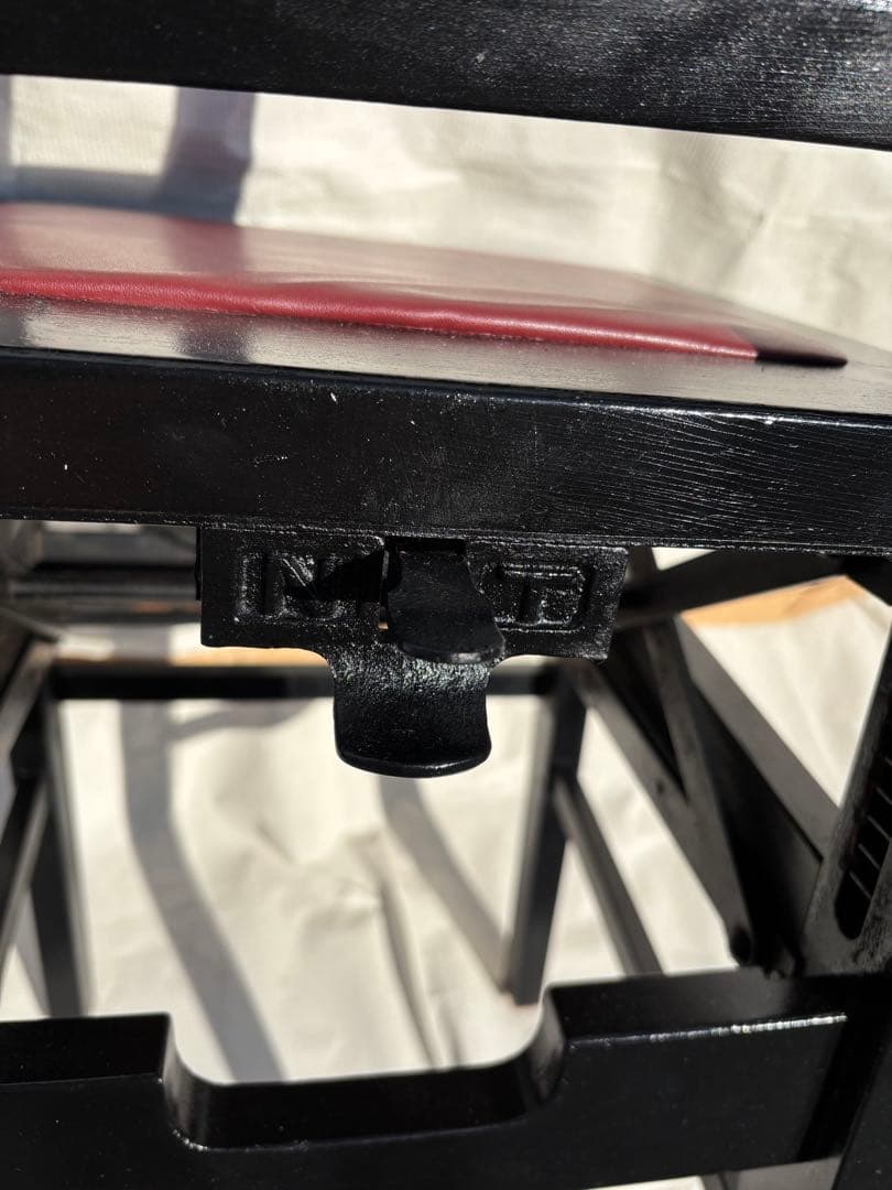 背もたれ付きピアノ椅子　足部フェルト付き　比較的きれい　NT