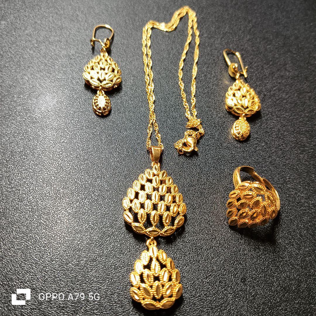 中東ドバイ１８金gpゴールドセット、ピアス、リング調節可能