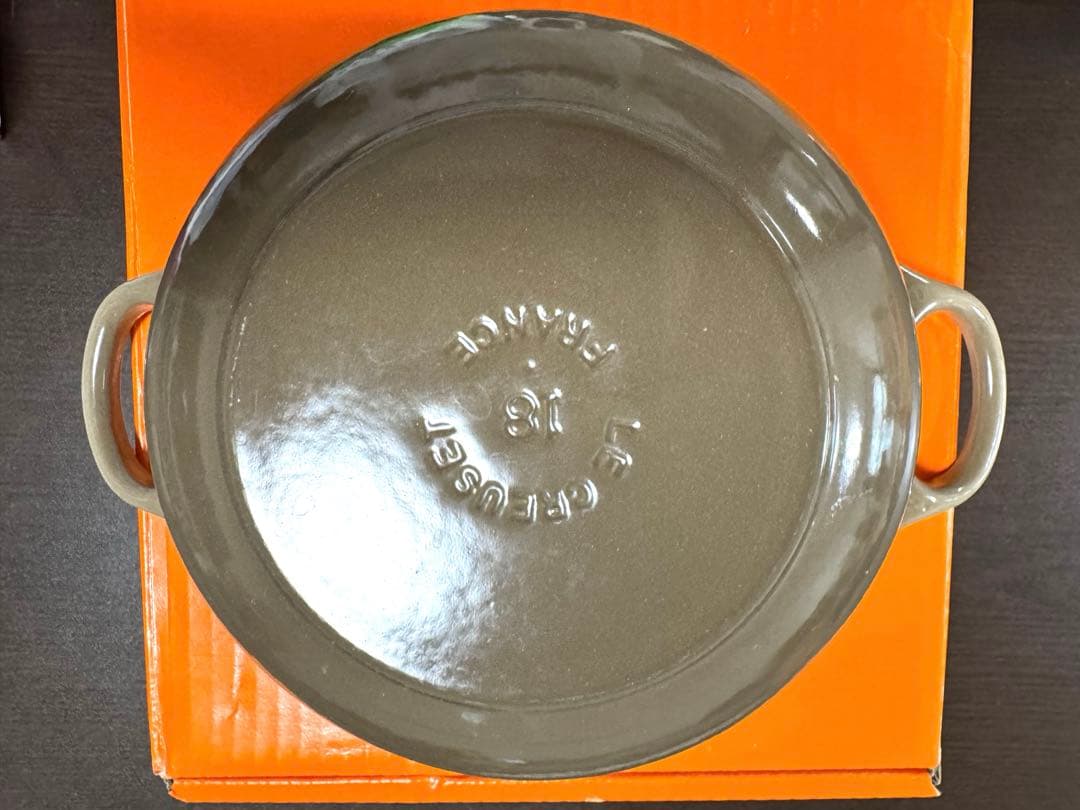 ル・クルーゼ マルミット 18センチ 色 リネン 鍋