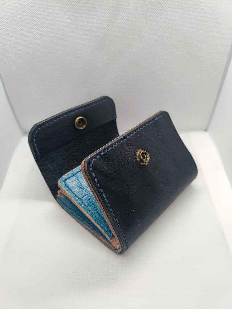 三つ折り財布 ブラック×ターコイズ 新品未使用　クロコ型押し　新品　大容量