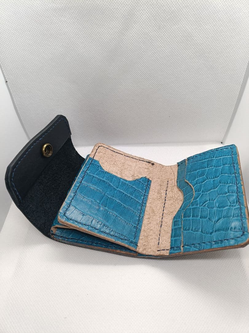 三つ折り財布 ブラック×ターコイズ 新品未使用　クロコ型押し　新品　大容量