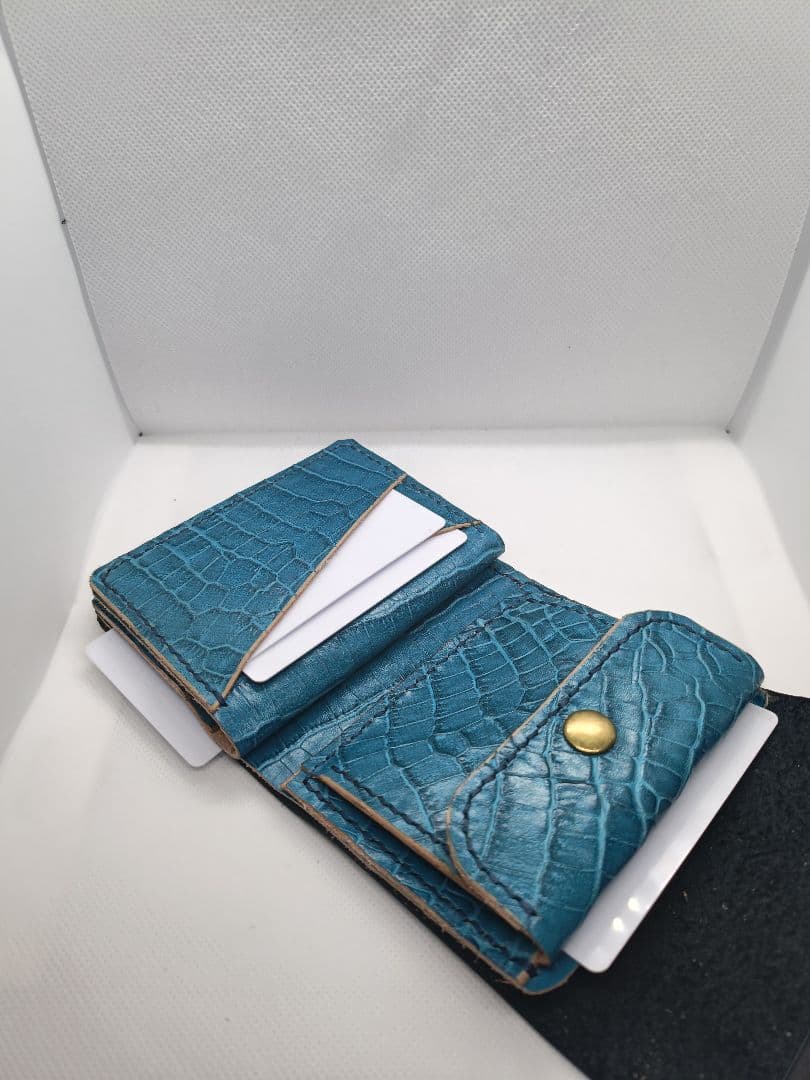 三つ折り財布 ブラック×ターコイズ 新品未使用　クロコ型押し　新品　大容量