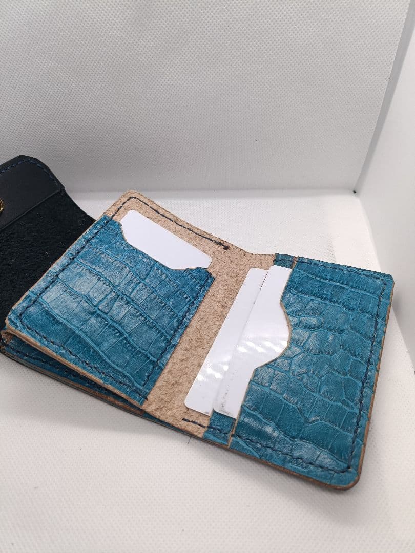 三つ折り財布 ブラック×ターコイズ 新品未使用　クロコ型押し　新品　大容量