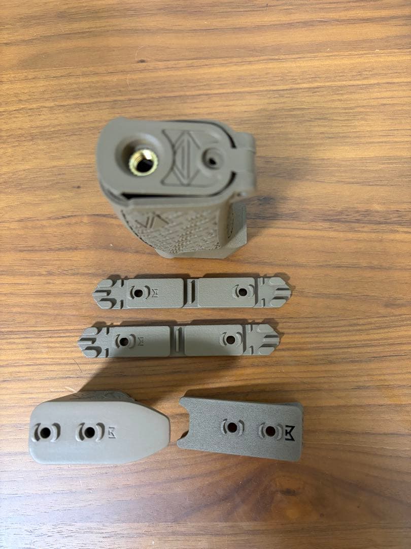 IRREGULAR DEFENSE MHS V2 グリップ(電動ガン用)レプリカ