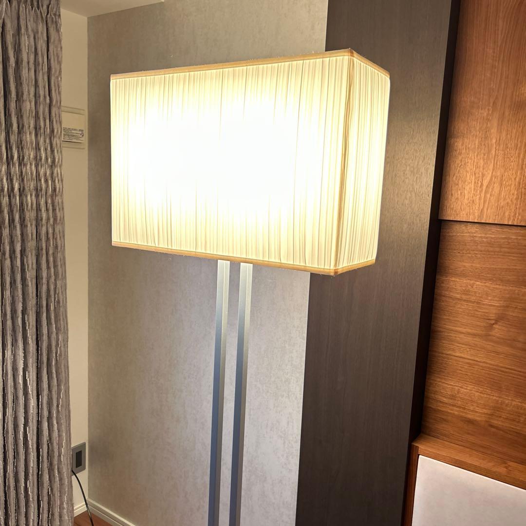 【新古品】ヤマギワ　YAMAGIWA BAUMN フロアライト ホワイトW450