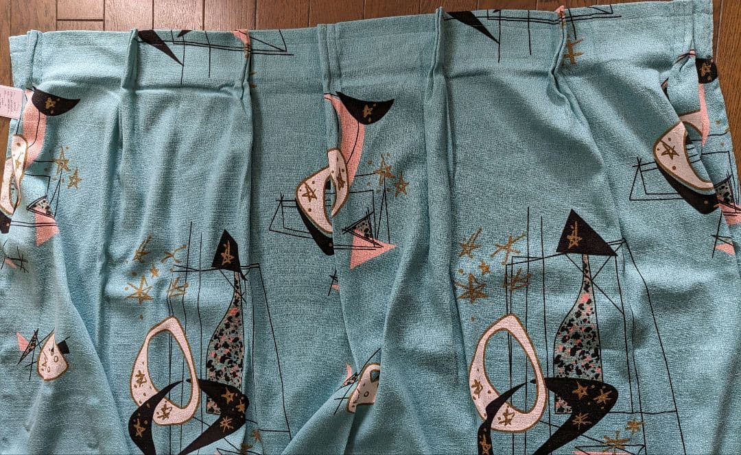 50,s柄 カーテン２枚　ブルーパレット　１４０