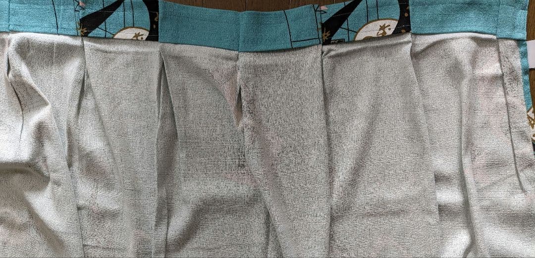 50,s柄 カーテン２枚　ブルーパレット　１４０