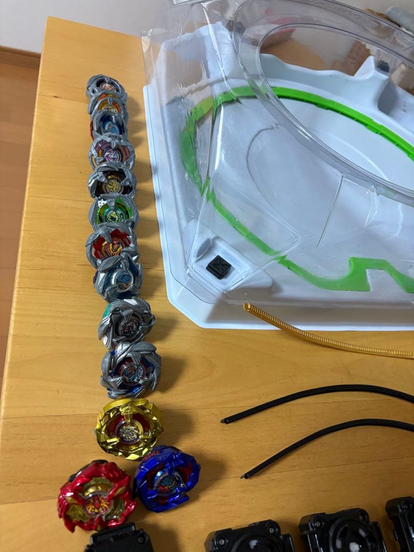 ベイブレードセット ベイリング・スタジアム・発射器付き