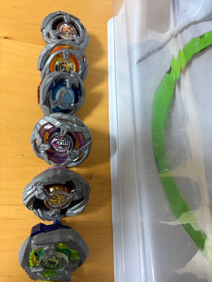 ベイブレードセット ベイリング・スタジアム・発射器付き