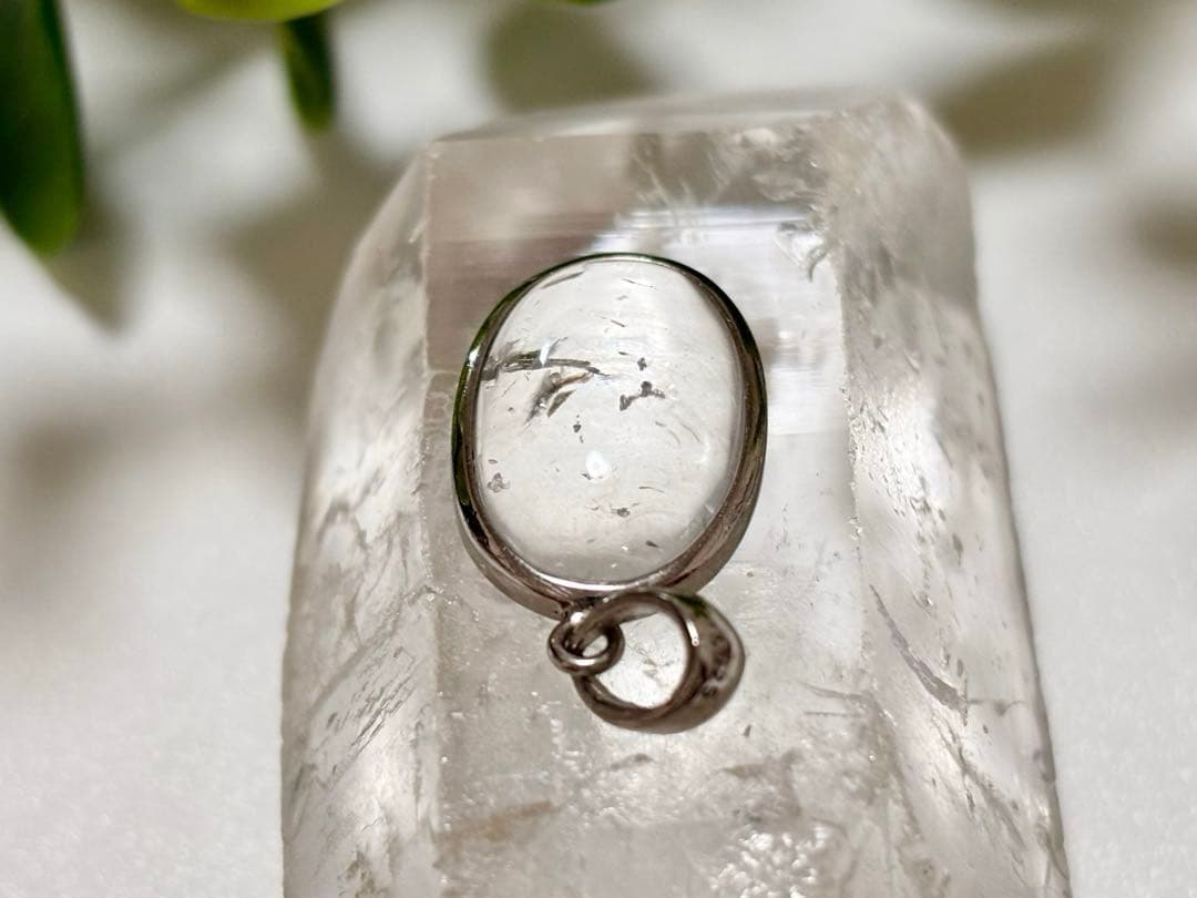 究極品質　オパール最高峰の希少価値　エメラルドグリーンハイアライトオパールのPT