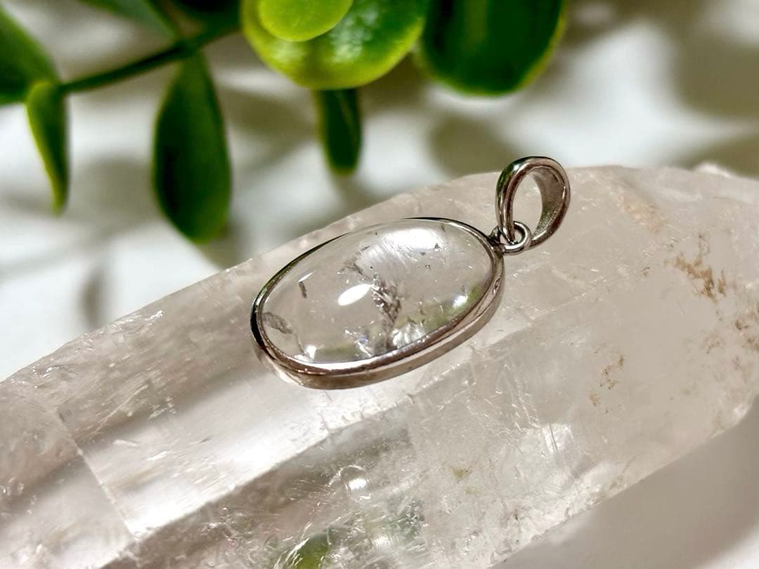 究極品質　オパール最高峰の希少価値　エメラルドグリーンハイアライトオパールのPT