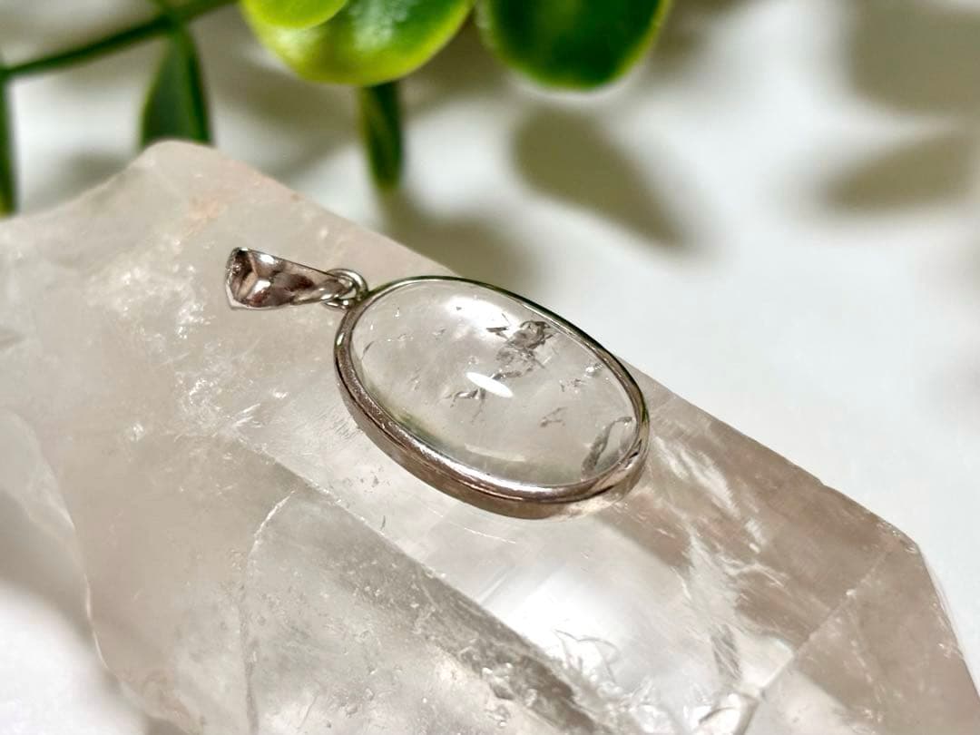 究極品質　オパール最高峰の希少価値　エメラルドグリーンハイアライトオパールのPT