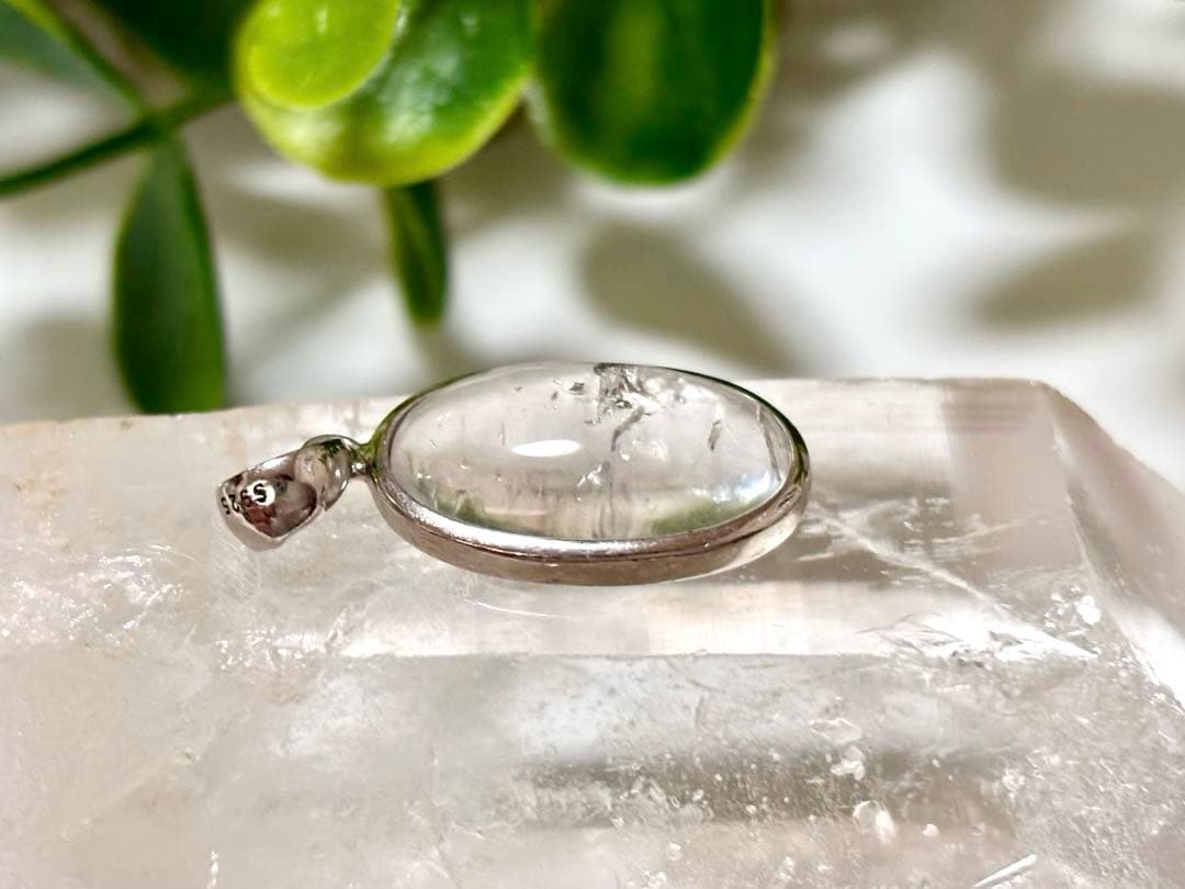 究極品質　オパール最高峰の希少価値　エメラルドグリーンハイアライトオパールのPT