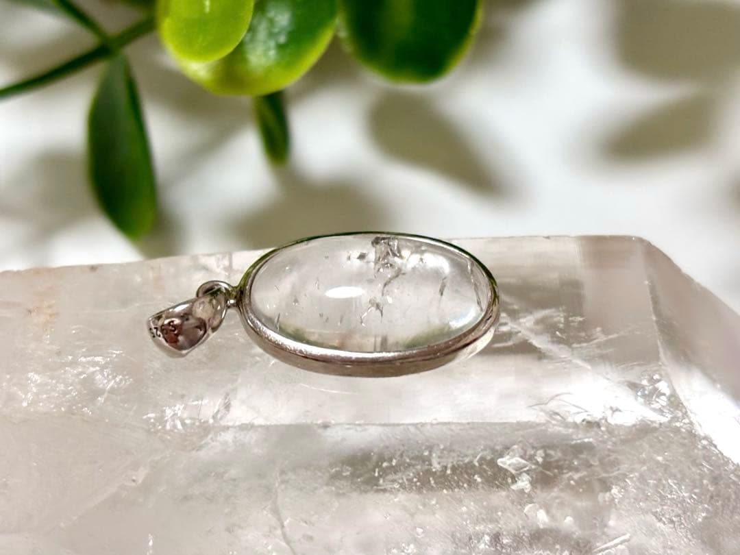 究極品質　オパール最高峰の希少価値　エメラルドグリーンハイアライトオパールのPT