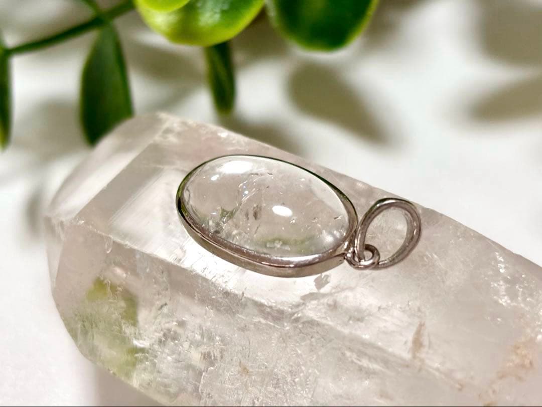 究極品質　オパール最高峰の希少価値　エメラルドグリーンハイアライトオパールのPT