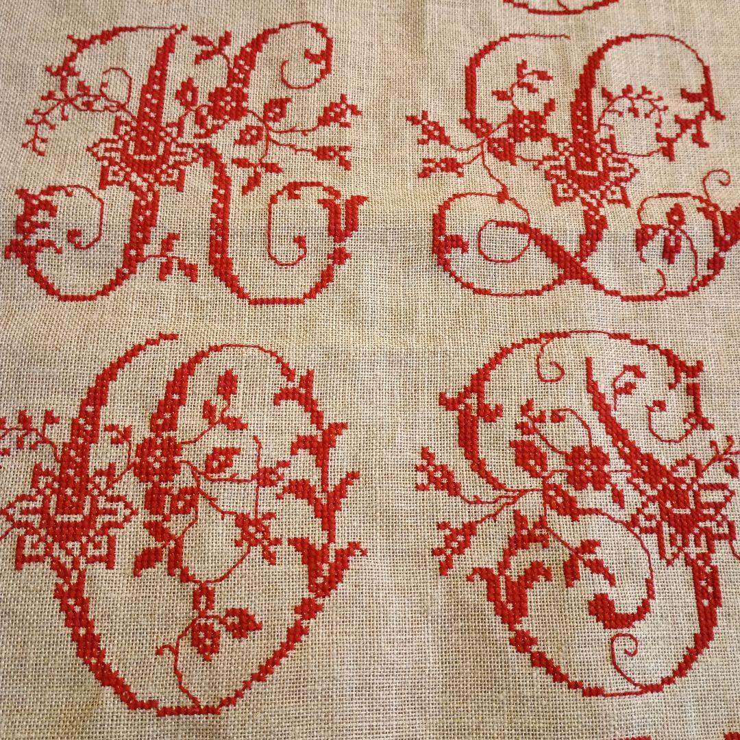 サジュウ　大型ハンドメイド　モノグラム図案　クロスステッチ完成品