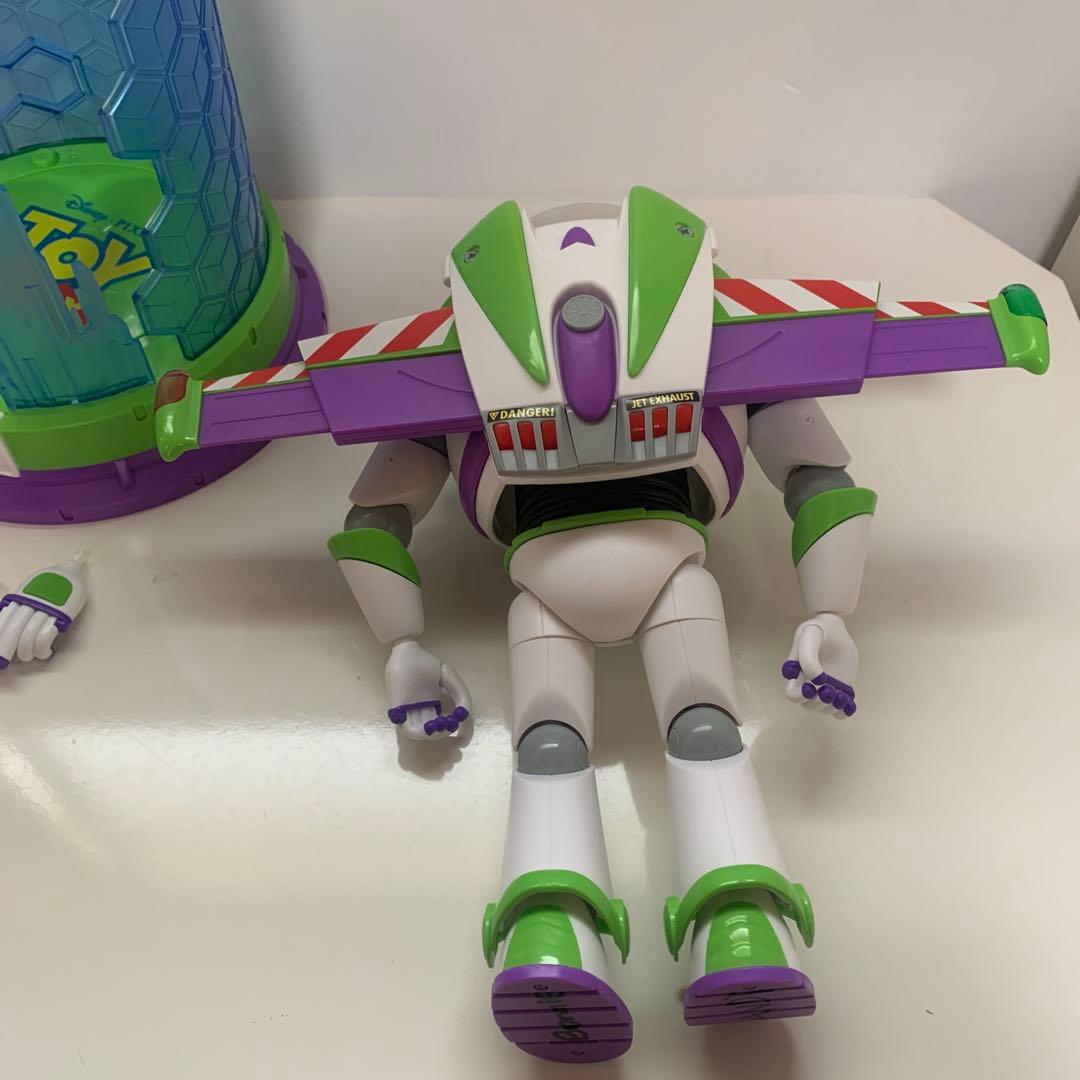 トイストーリー　バズ　バターカップ　おもちゃ