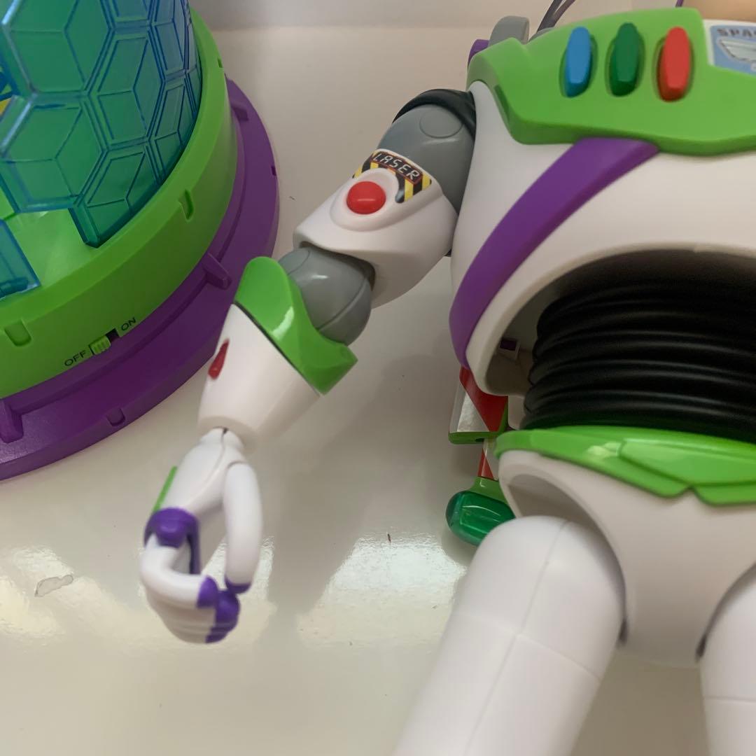 トイストーリー　バズ　バターカップ　おもちゃ