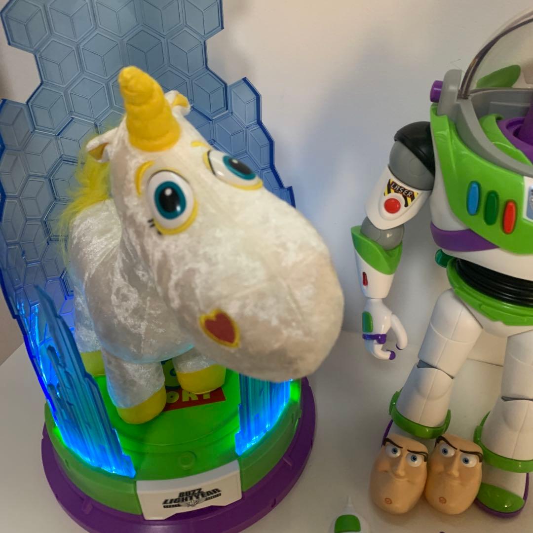 トイストーリー　バズ　バターカップ　おもちゃ