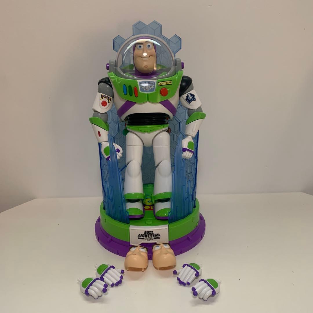 トイストーリー　バズ　バターカップ　おもちゃ