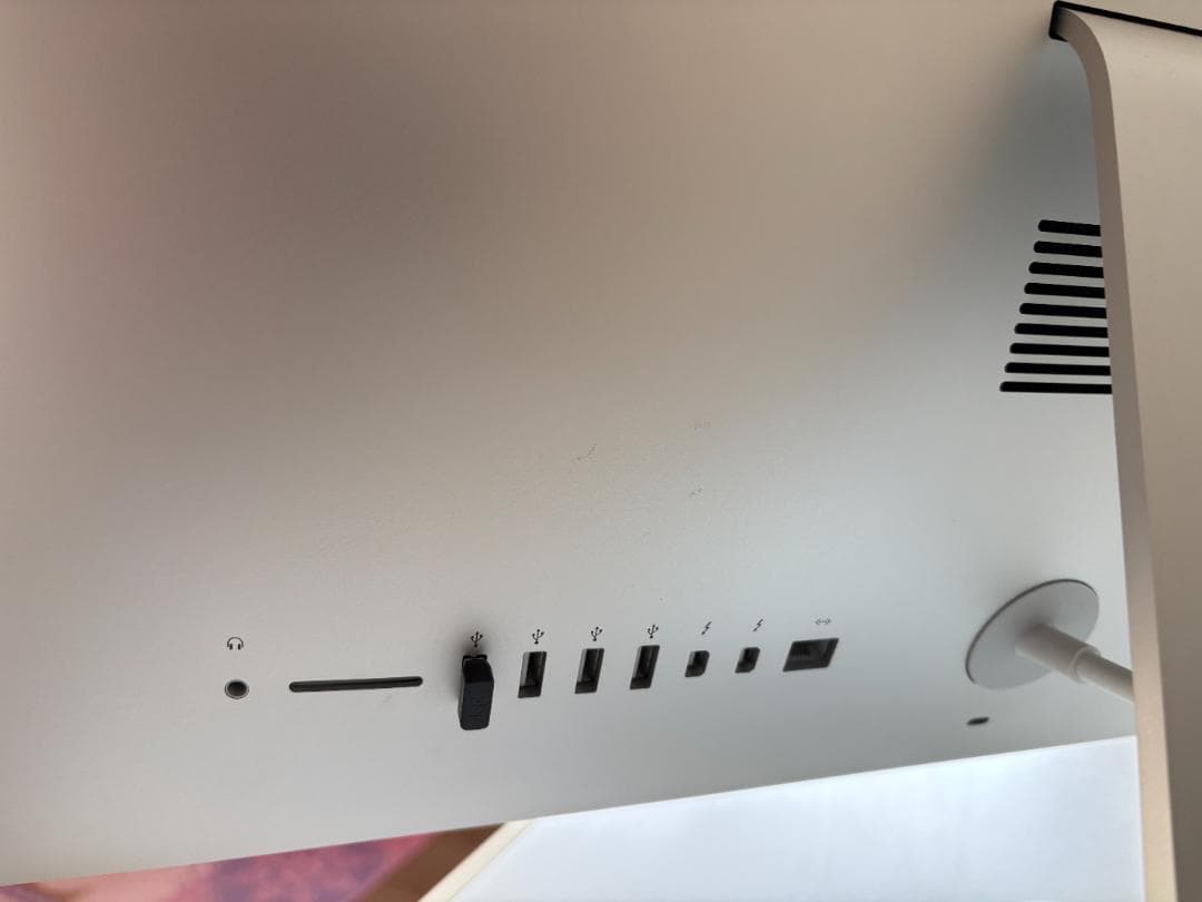 iMac 2015 4Kモデル 21.5インチ