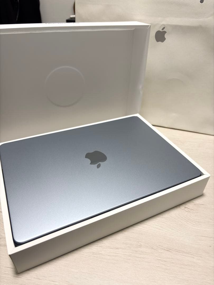 新品同様 MacBook Air 13インチ M4 スカイブルー2025年モデル