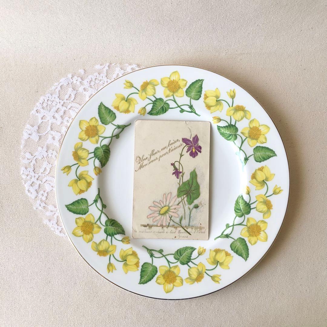 イギリス　ウェッジウッド　黄色いお花のディナープレート①　