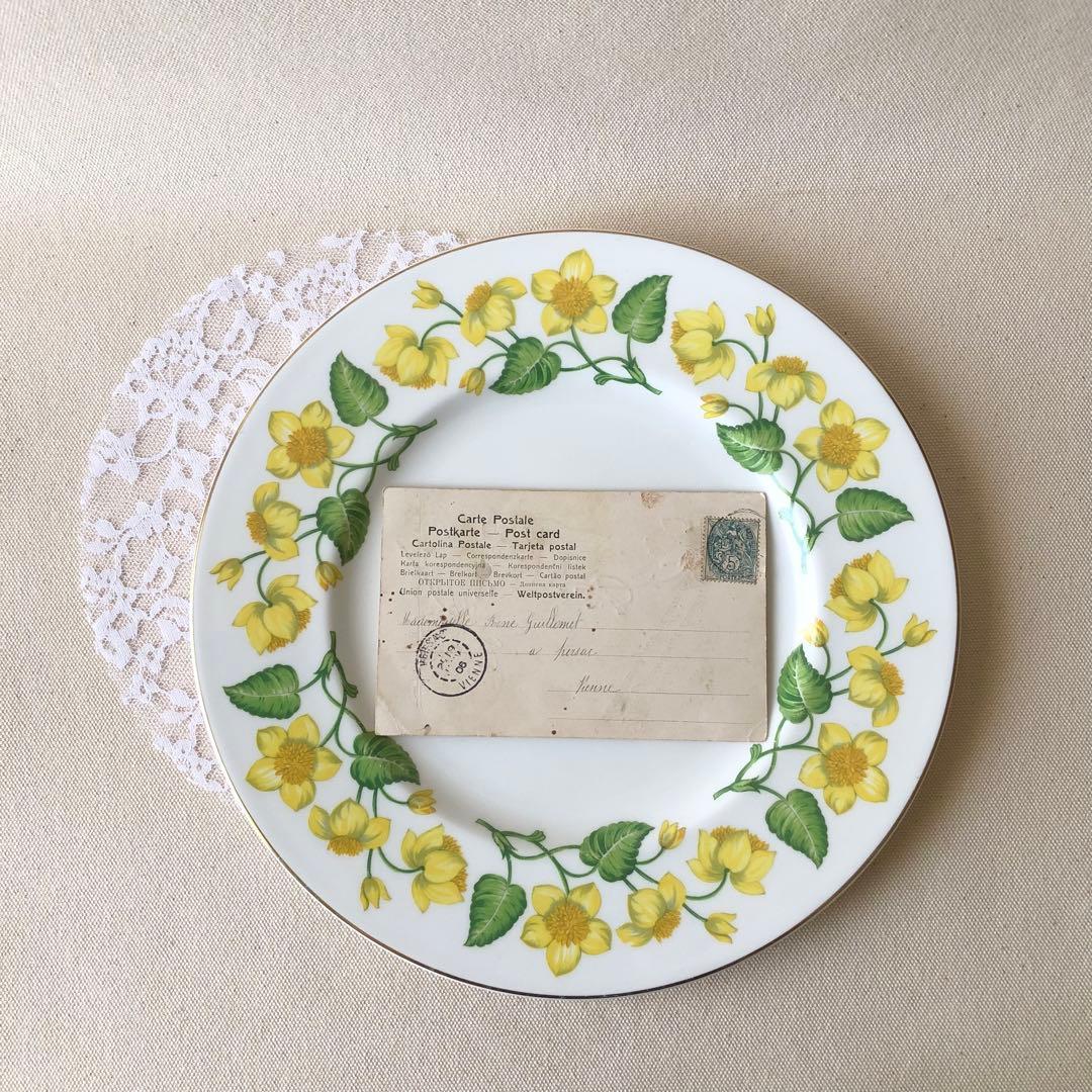 イギリス　ウェッジウッド　黄色いお花のディナープレート①　