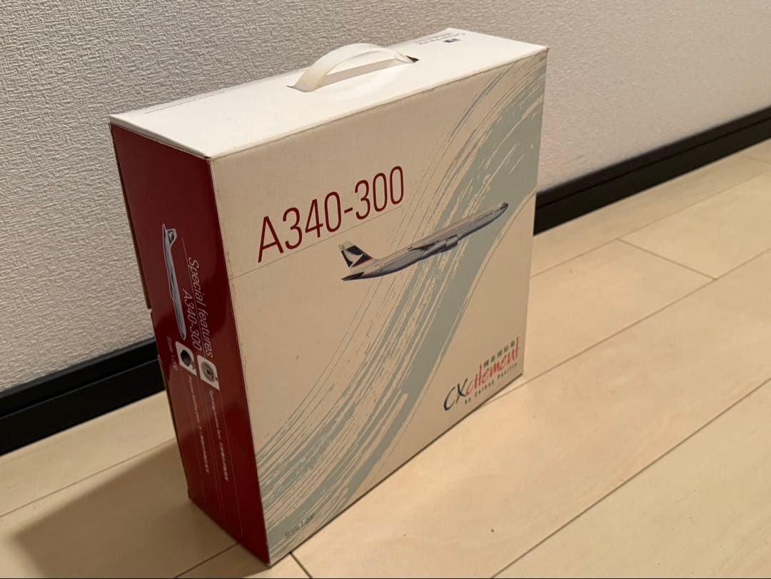 キャセイパシフィック航空A340-300 飛行機模型