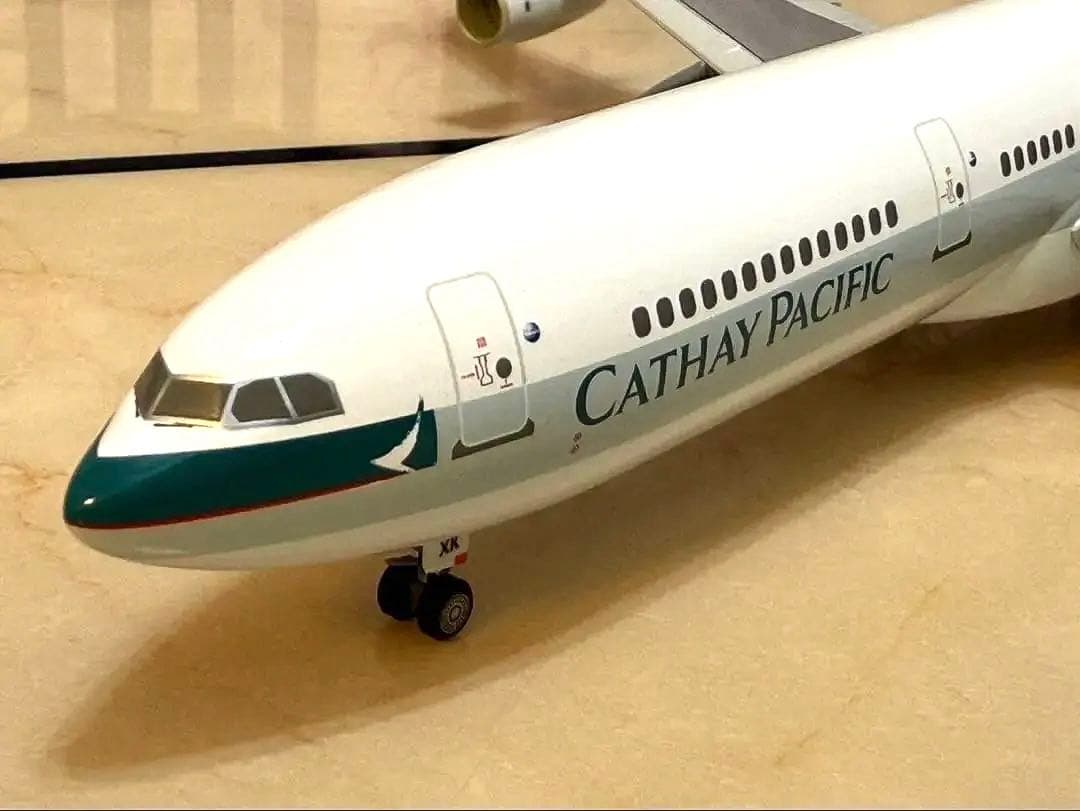 キャセイパシフィック航空A340-300 飛行機模型