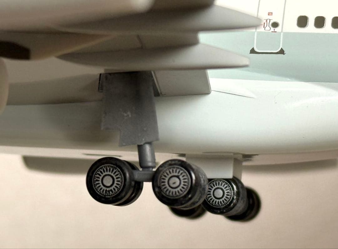 キャセイパシフィック航空A340-300 飛行機模型