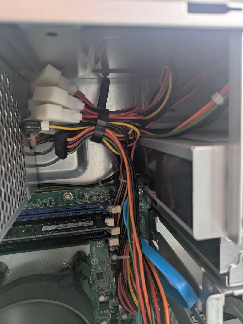 動作確認済み鼻毛鯖　NEC Express5800/110g ケーブル付属