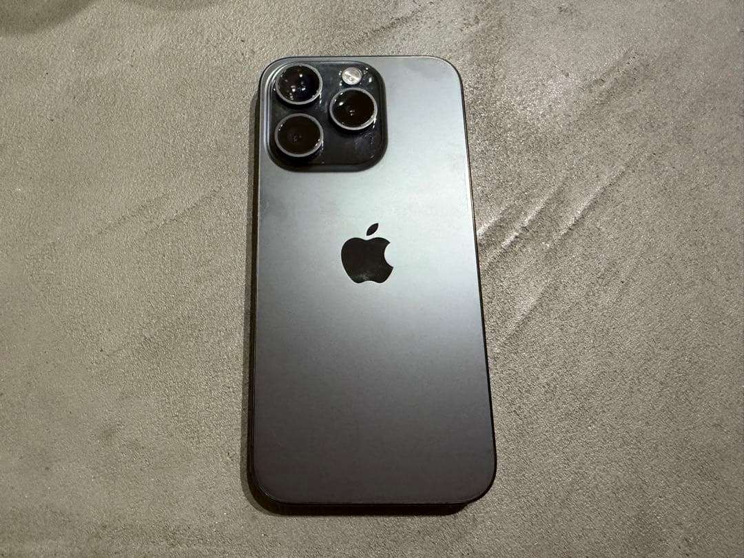 iPhone15 Pro 128GB ブラックチタニウム Apple