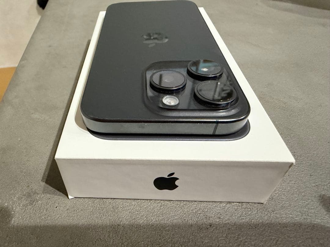 iPhone15 Pro 128GB ブラックチタニウム Apple